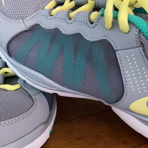 Nike Women’s Runners - Picture 2 of 5